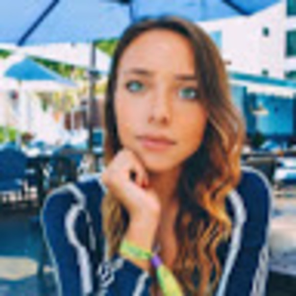 Meet your Posher, Emily - Picture 1 of 1